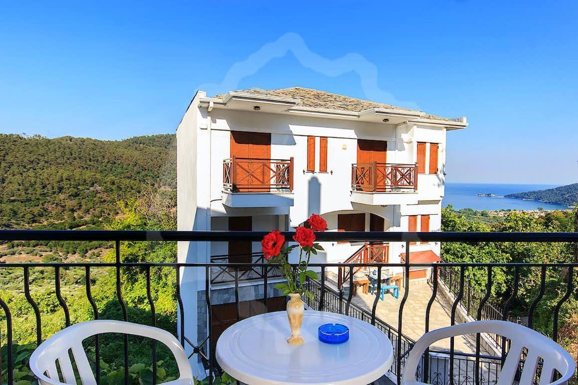 Zeus Guesthouse Panagia  Exterior photo